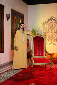 Caftan Royale Jaune Moutarde – Luxe et Élégance