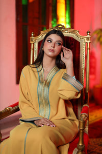 Caftan Royale Jaune Moutarde – Luxe et Élégance
