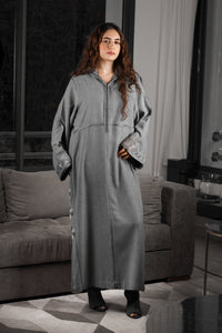 Jellaba Grise Cachemire – Motifs Extérieurs Signature | Maison Lunaris