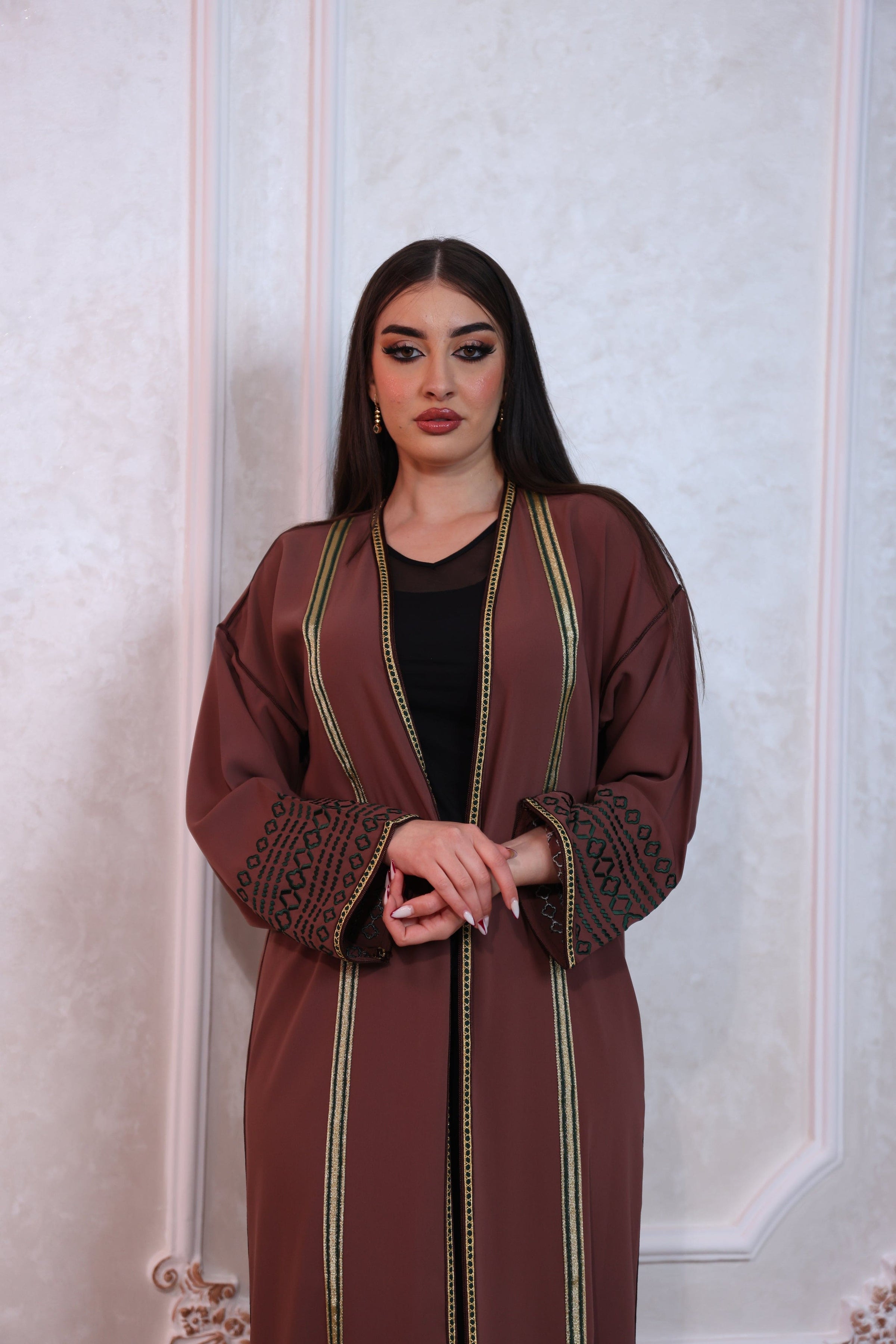 Kimono Noir et Marron avec Broderie Sophistiquée