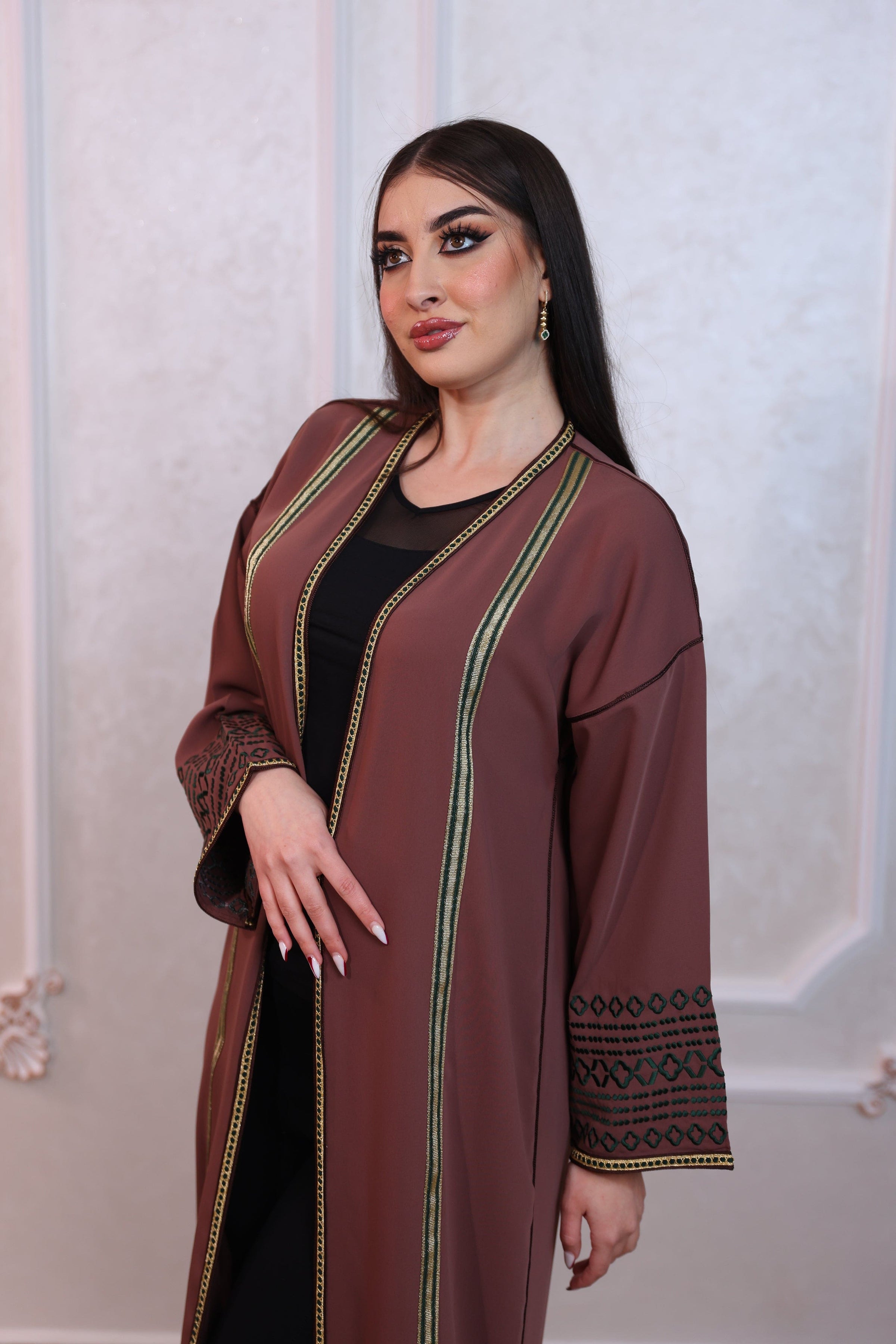 Kimono Noir et Marron avec Broderie Sophistiquée