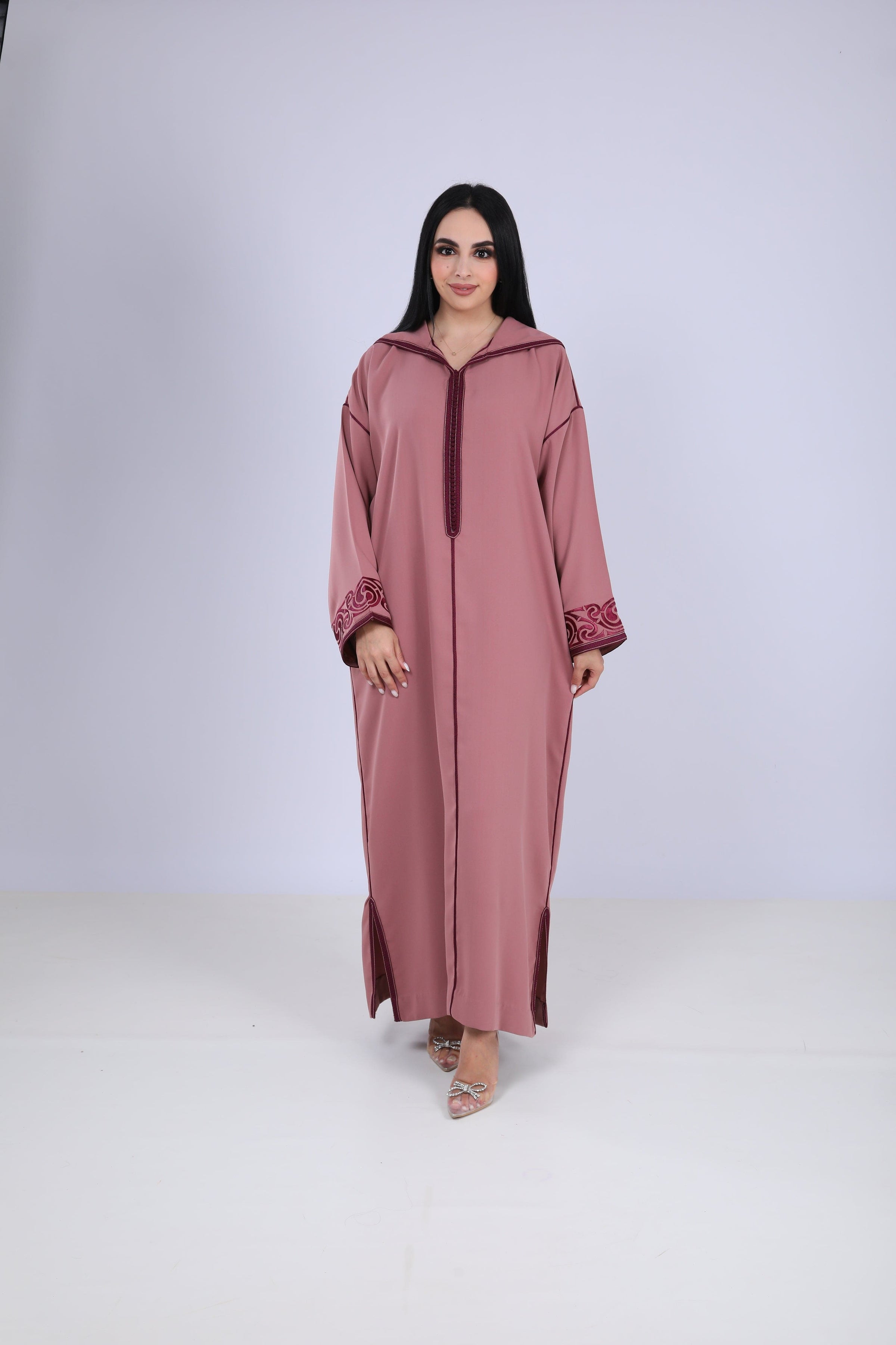 Djellaba en soie cachemire avec broderie artisanale