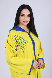 Élégante djellaba en crêpe de soie avec motifs brodés