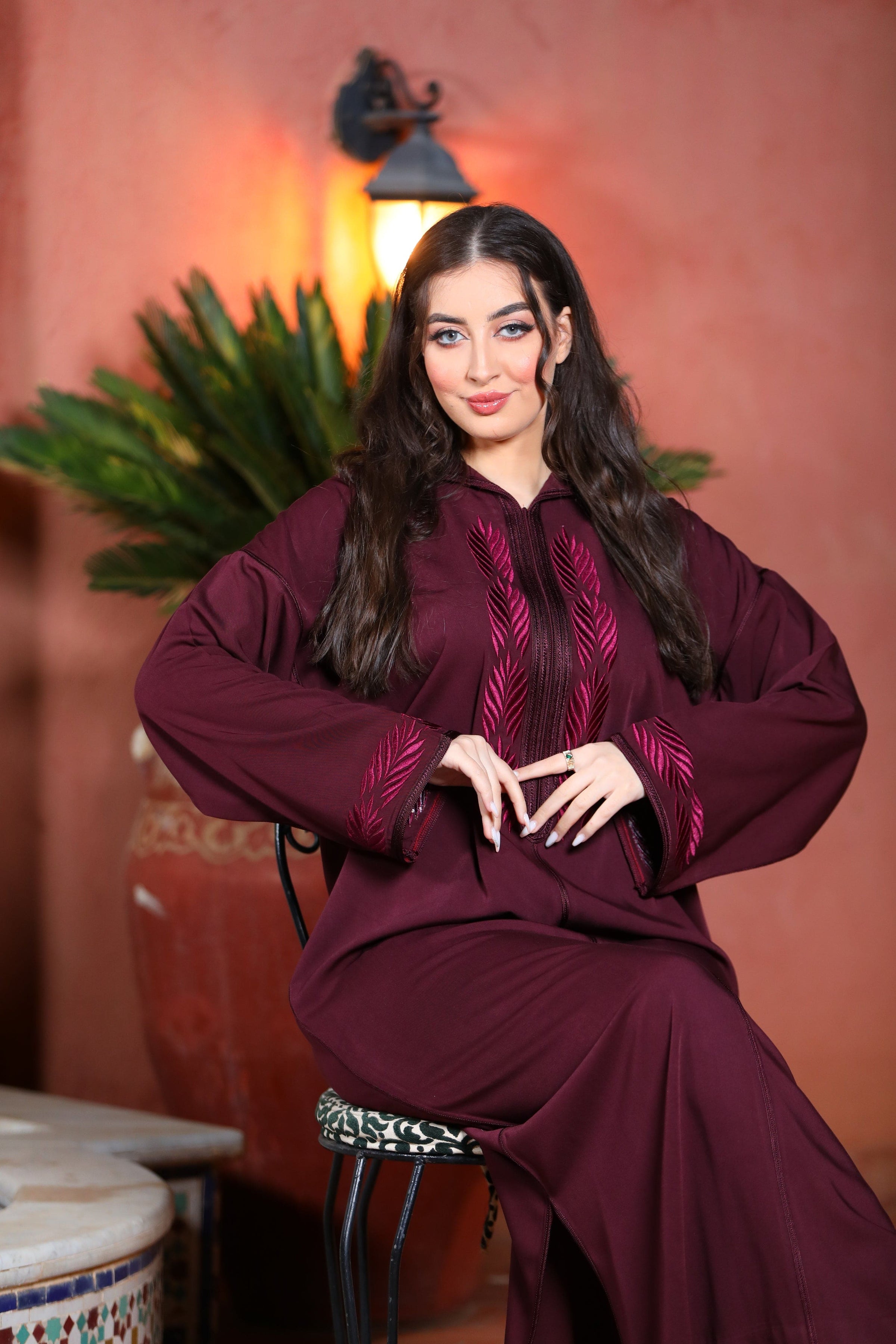 Djellabas Mlifa Noir et Violet, Broderie Raffinée en Gris et Violet