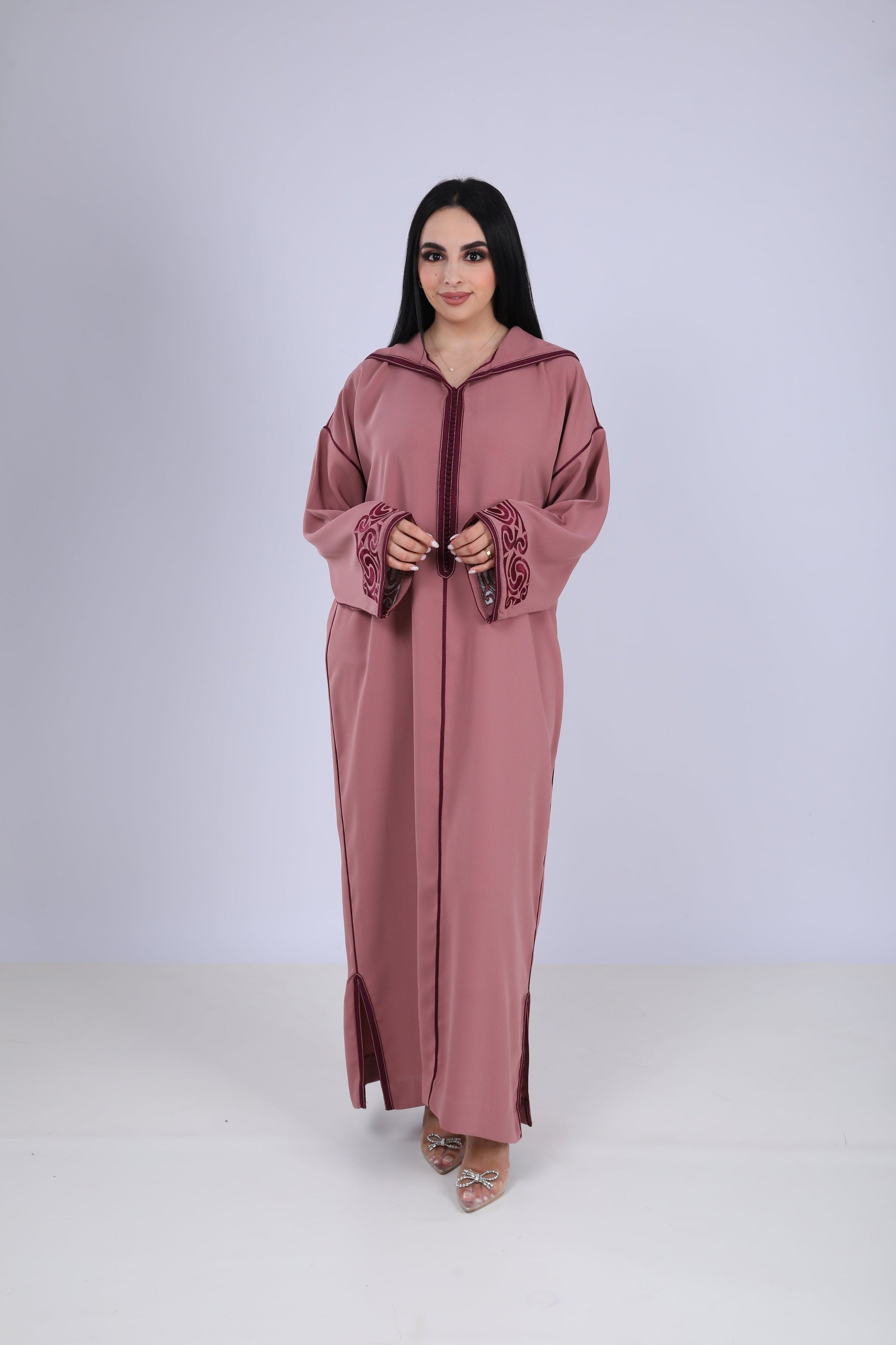 Djellaba en soie cachemire avec broderie artisanale